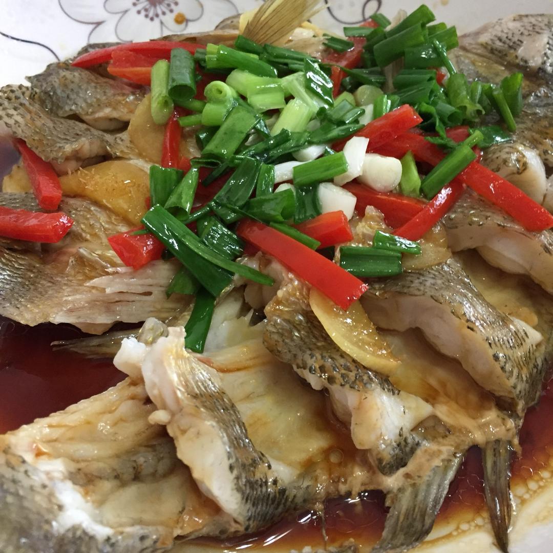 蒸鲈鱼
