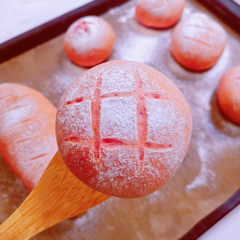 火龙果全麦面包的做法