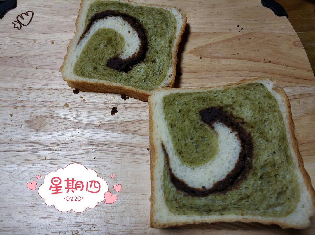 清香柔软的抹茶红豆吐司