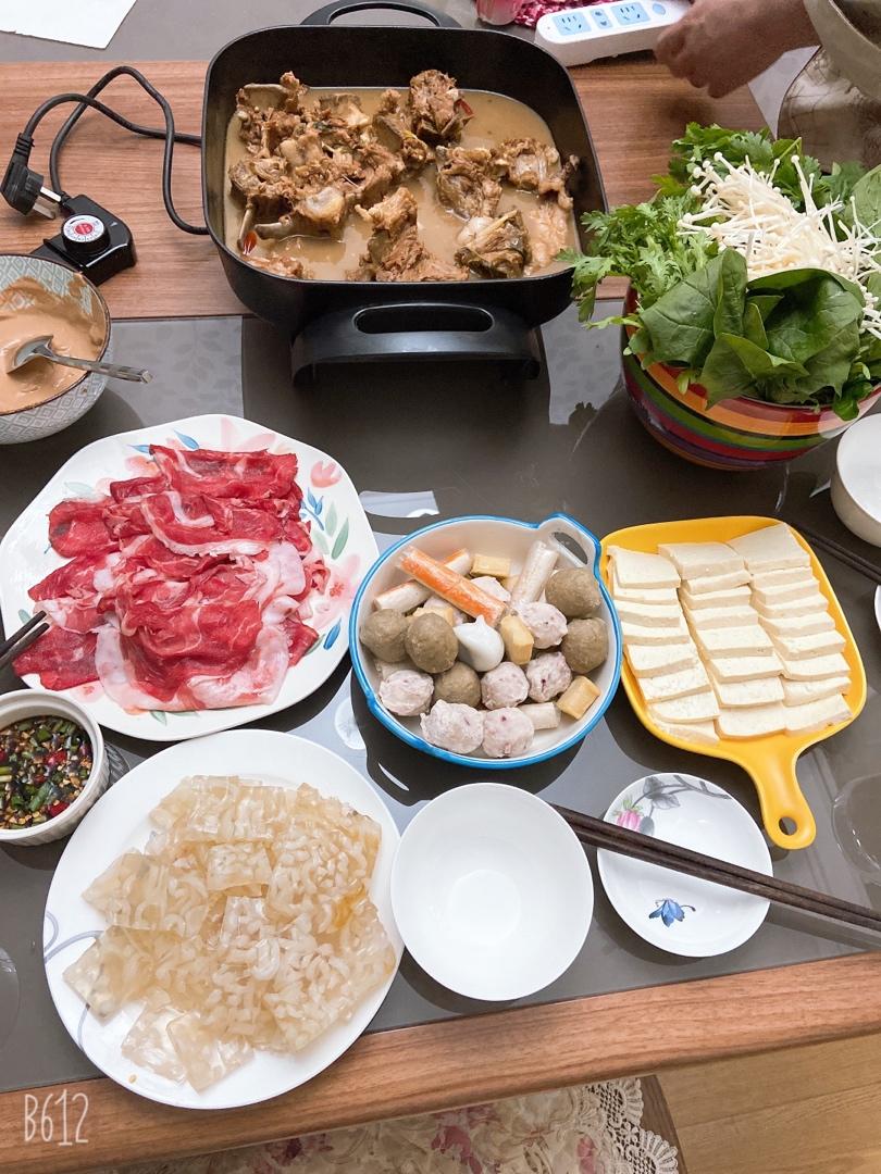 堂妈教你做红汤羊蝎子火锅