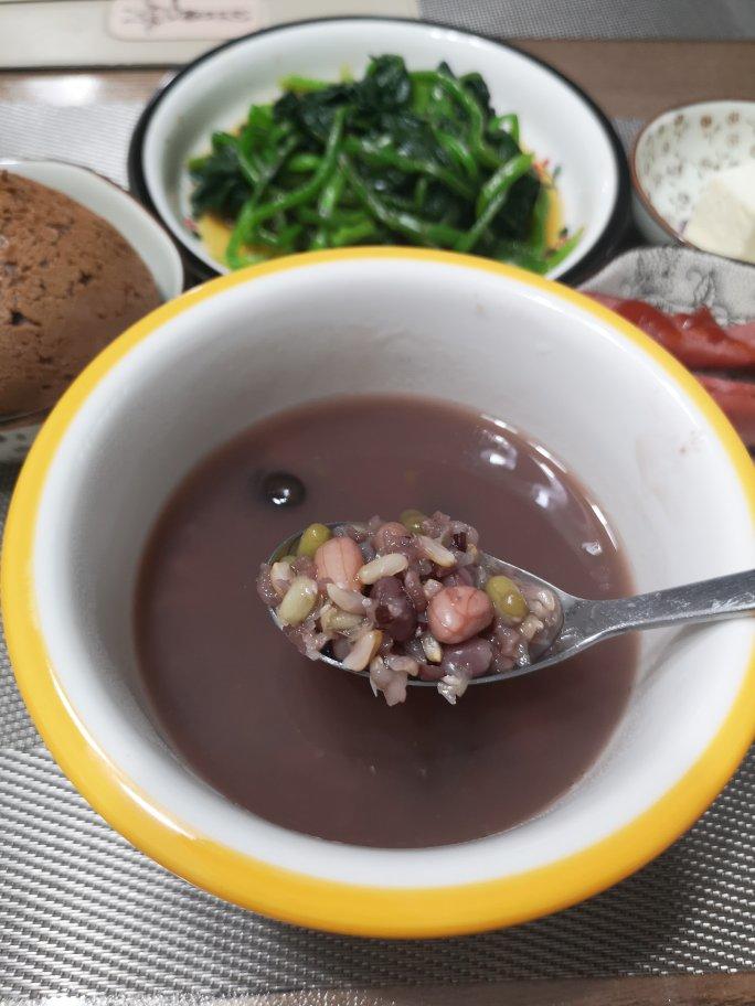 豆浆杂粮粥（别名：回归正轨粥）丨健康·三餐