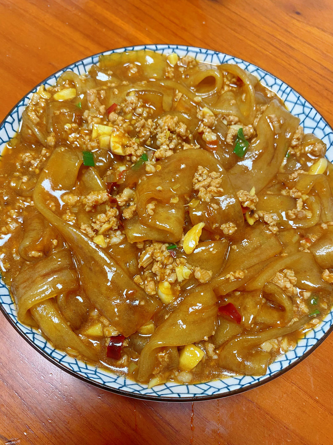 粉条肉沫🍚我叫她蚂蚁爬大树😄