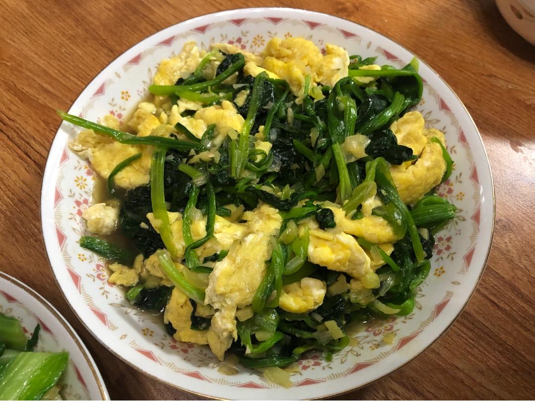 菠菜炒鸡蛋