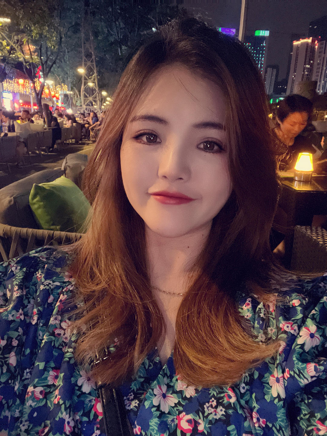 当地不知名美女