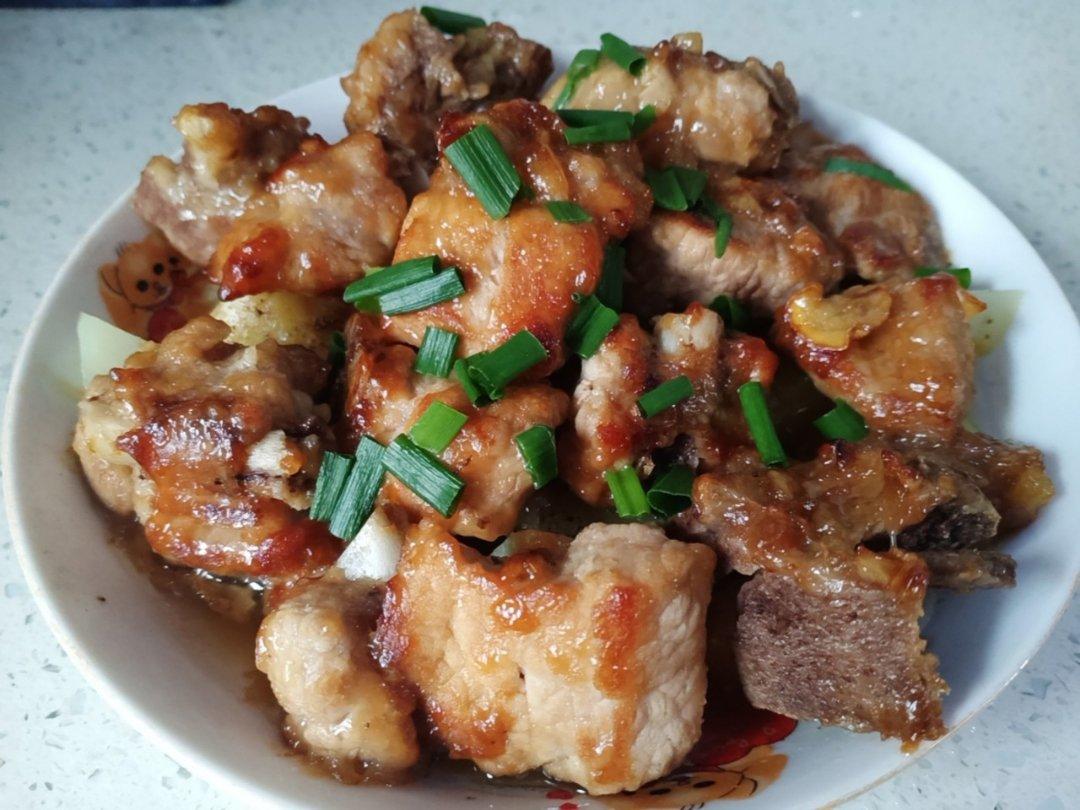 香酥排骨蒸土豆