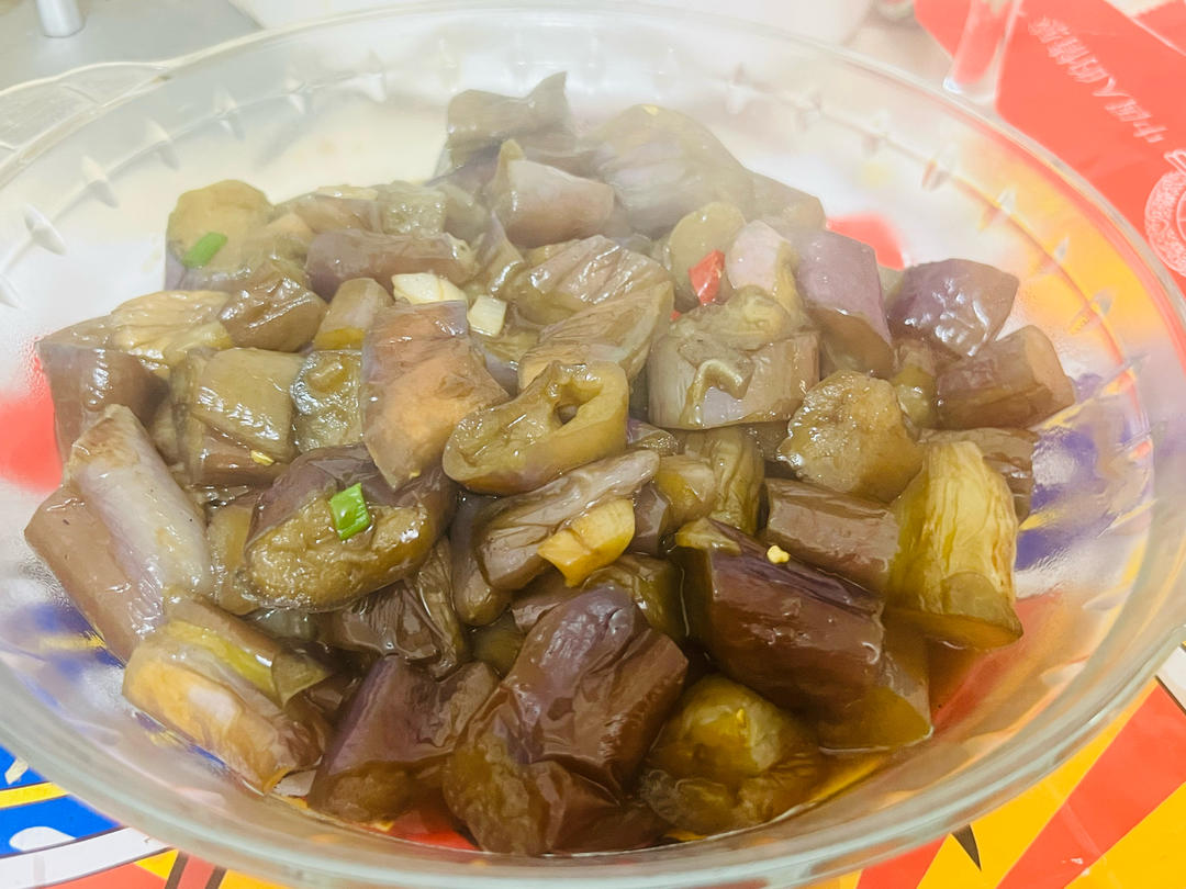 不吸油又好吃的红烧茄子