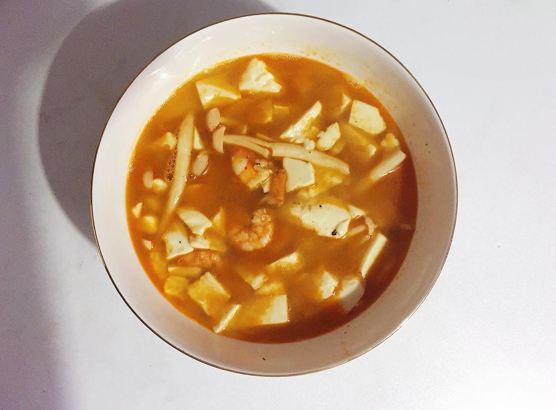 菌菇虾仁豆腐汤的做法