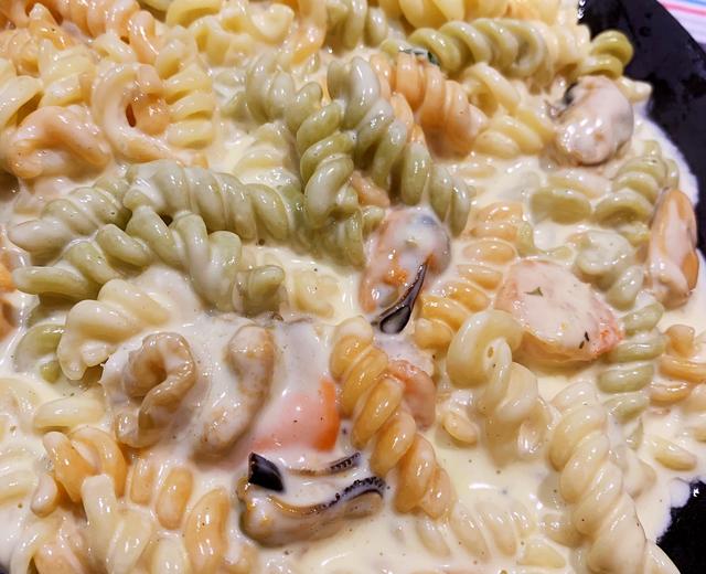 白汁海鲜意面 seafood pasta
