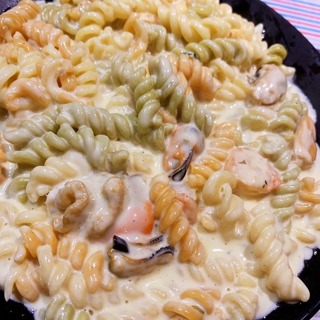 白汁海鲜意面 seafood pasta的做法