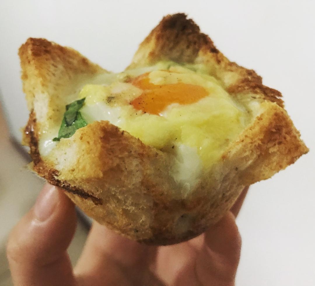 培根鸡蛋吐司杯