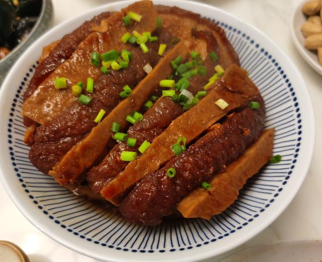 广西名菜：香芋扣肉的做法