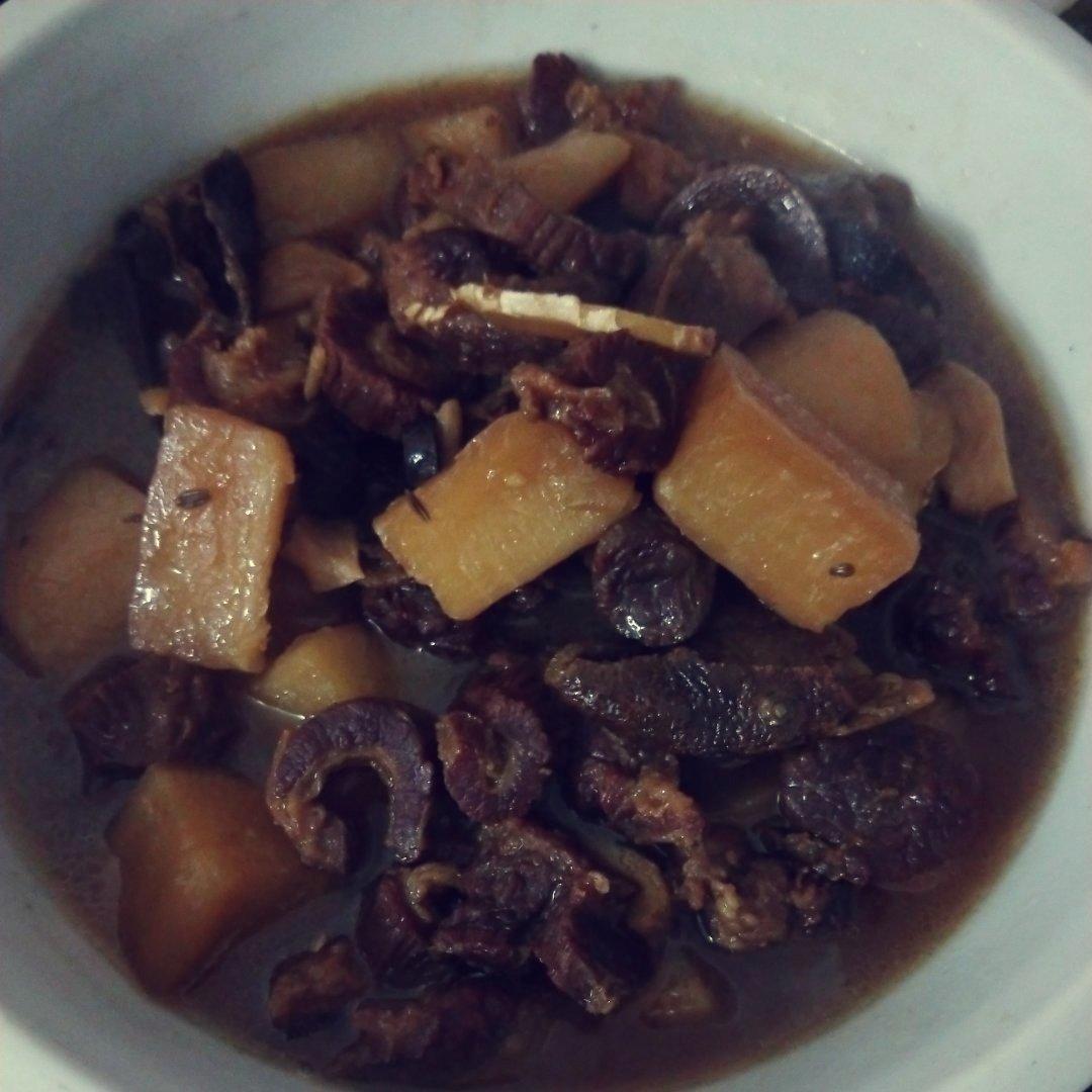 萝卜炖牛腩