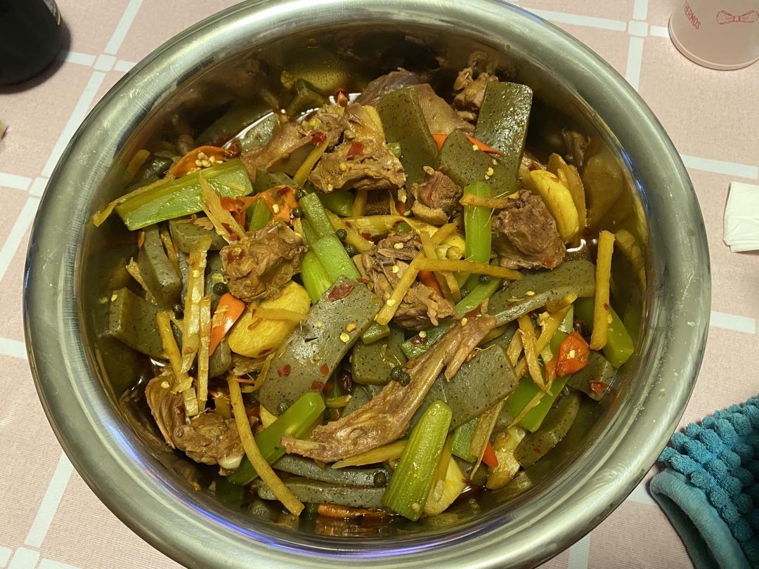 仔姜啤酒鸭（可以加笋子，魔芋）