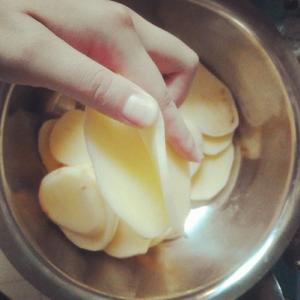 煎土豆盒的做法 步骤2