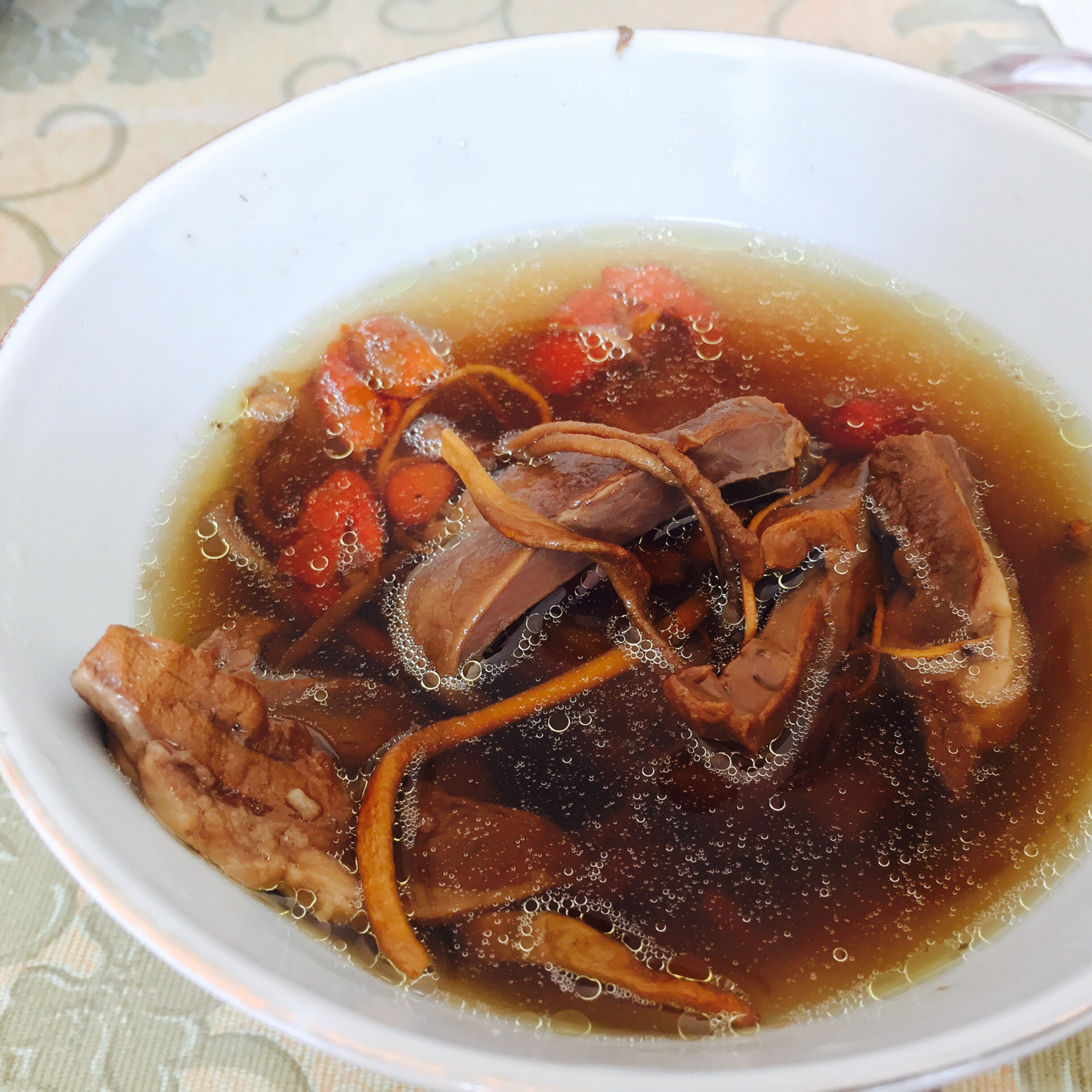 党参红枣枸杞圆肉炖猪心