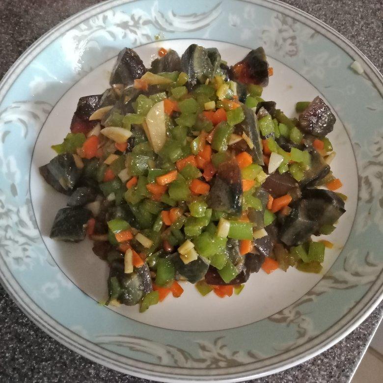青椒炒皮蛋