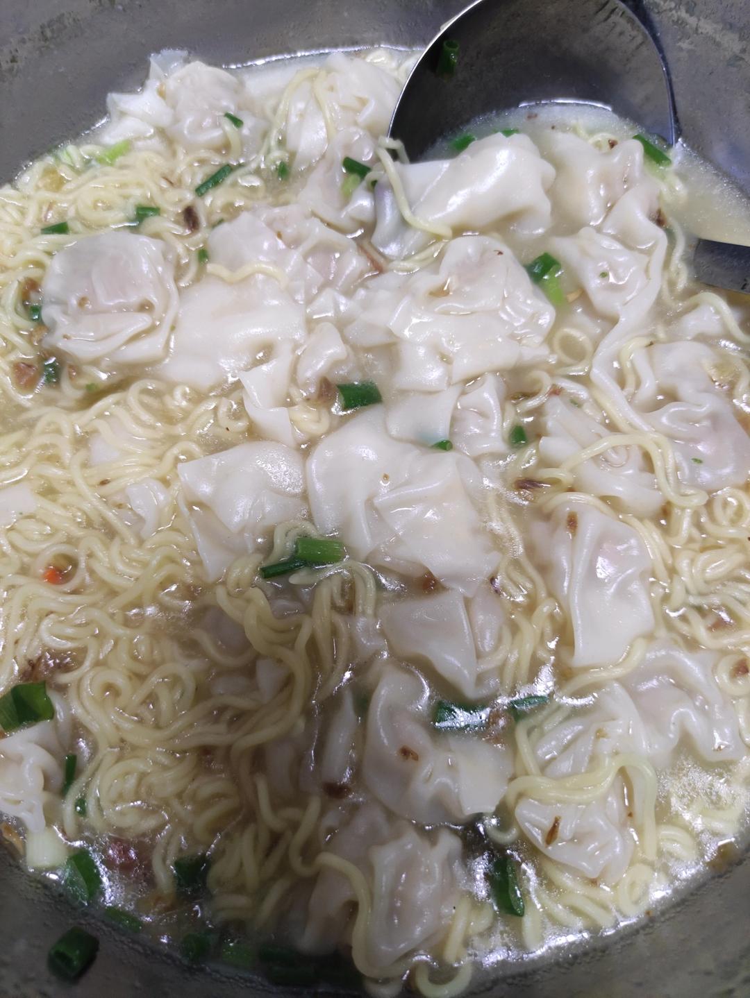 馄饨方便面