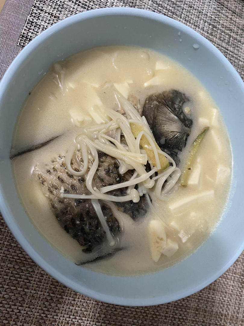 厨师长教你：“鲫鱼豆腐汤”的家常做法，满满的烹饪原理