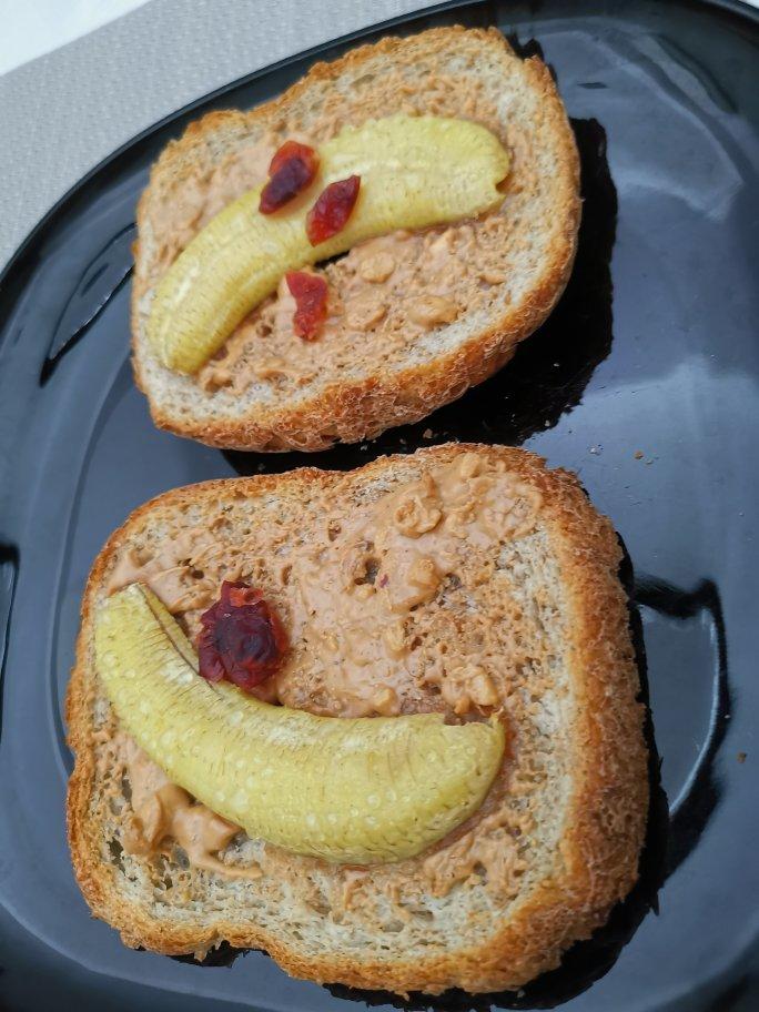 香蕉泥花生酱三明治（我的食欲稳定器）| 健康·三餐