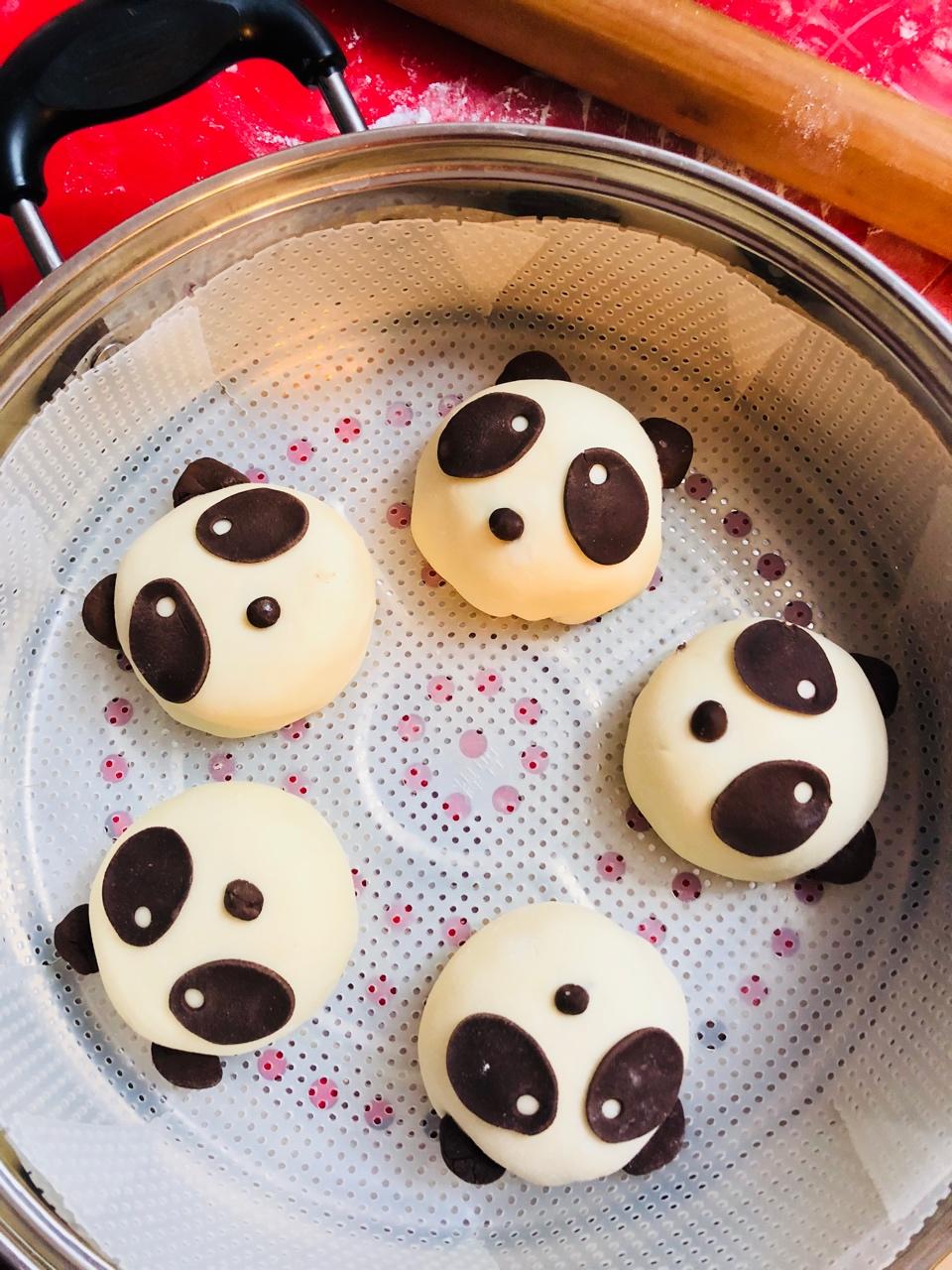 萌种之～熊猫豆沙包