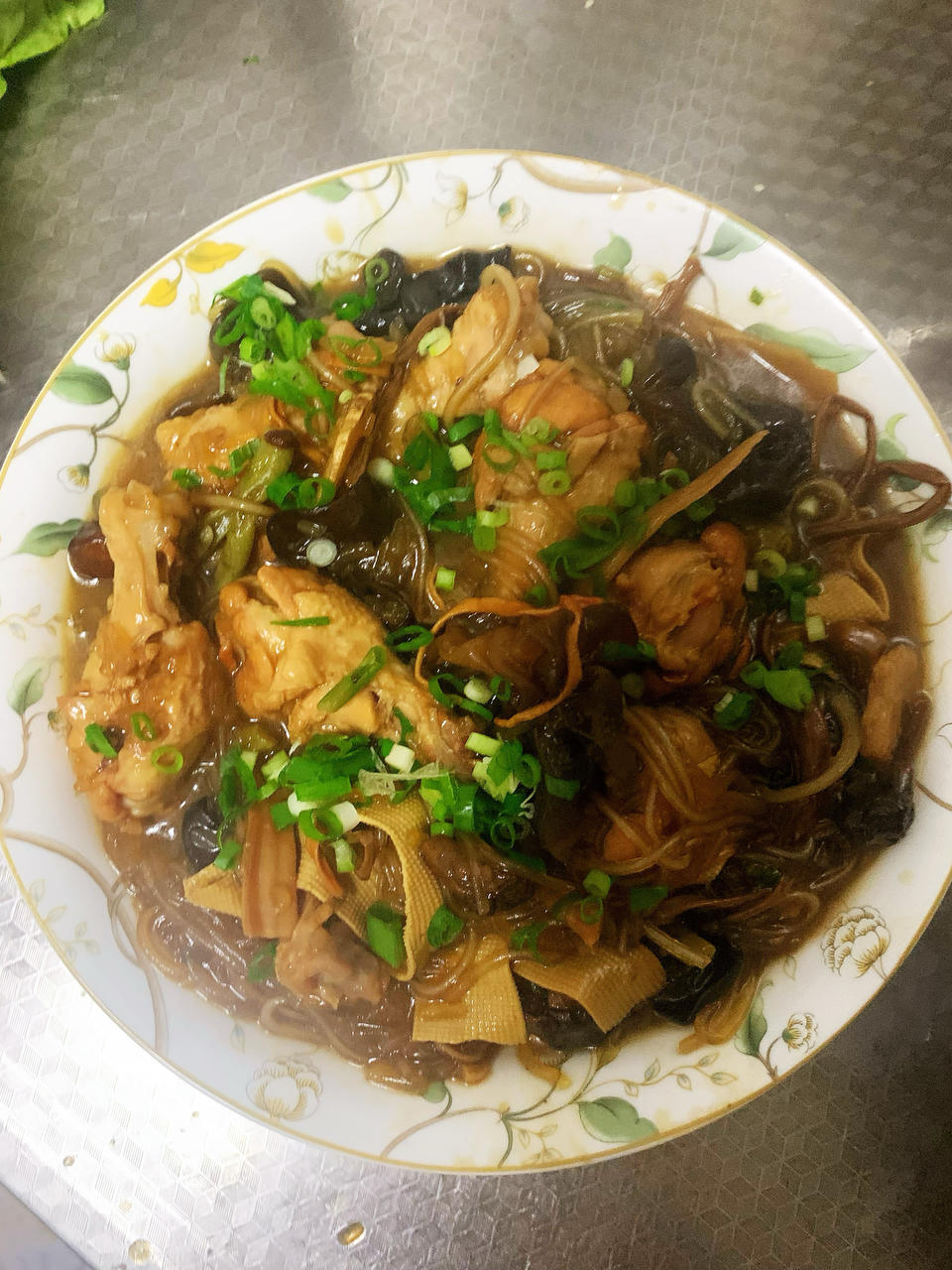 东北名菜 小鸡炖蘑菇 小鸡腿炖蘑菇