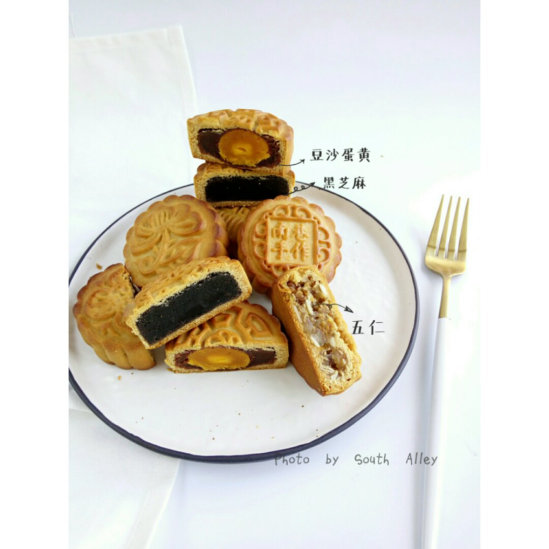 广式月饼—蛋黄莲蓉月饼
