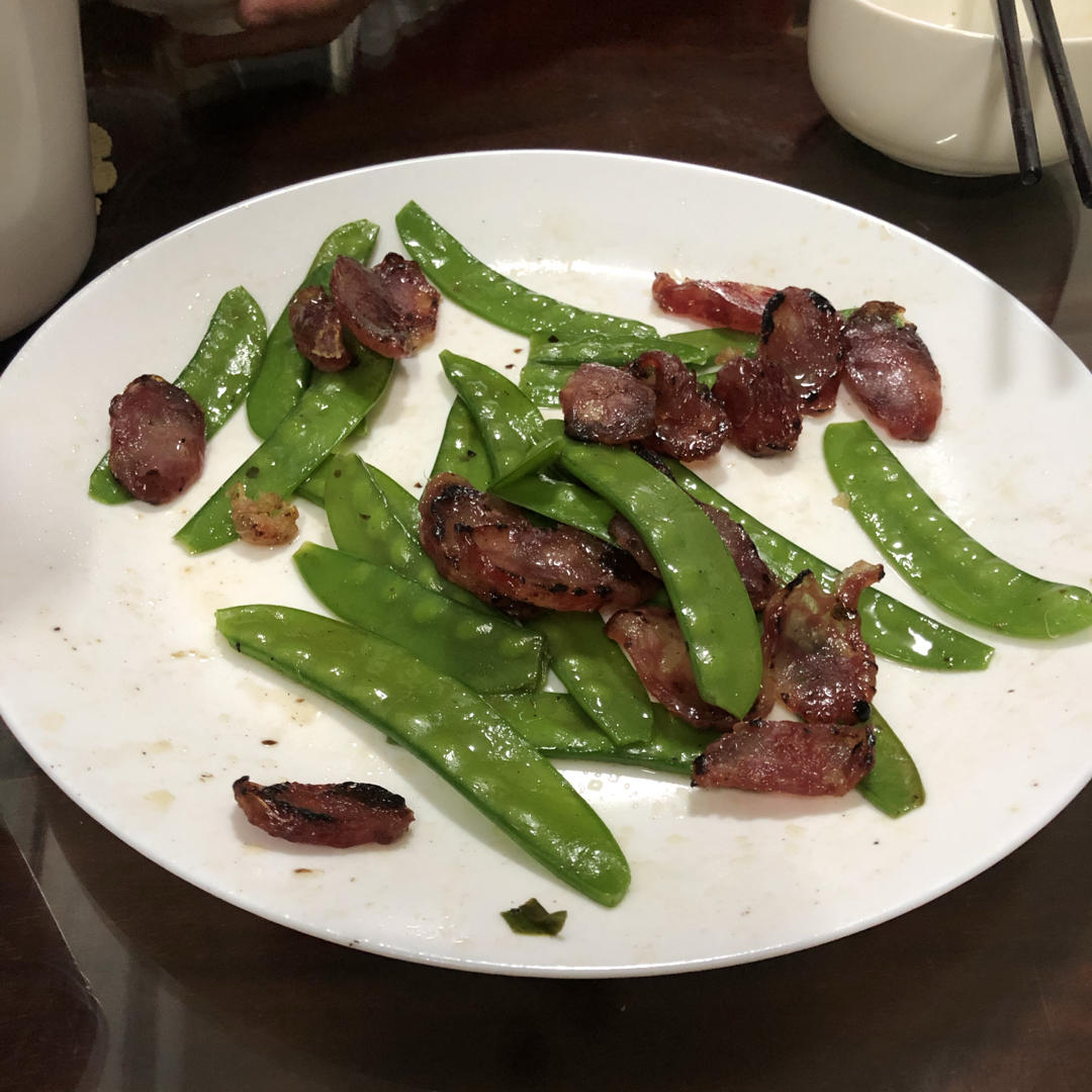 腊肠炒荷兰豆