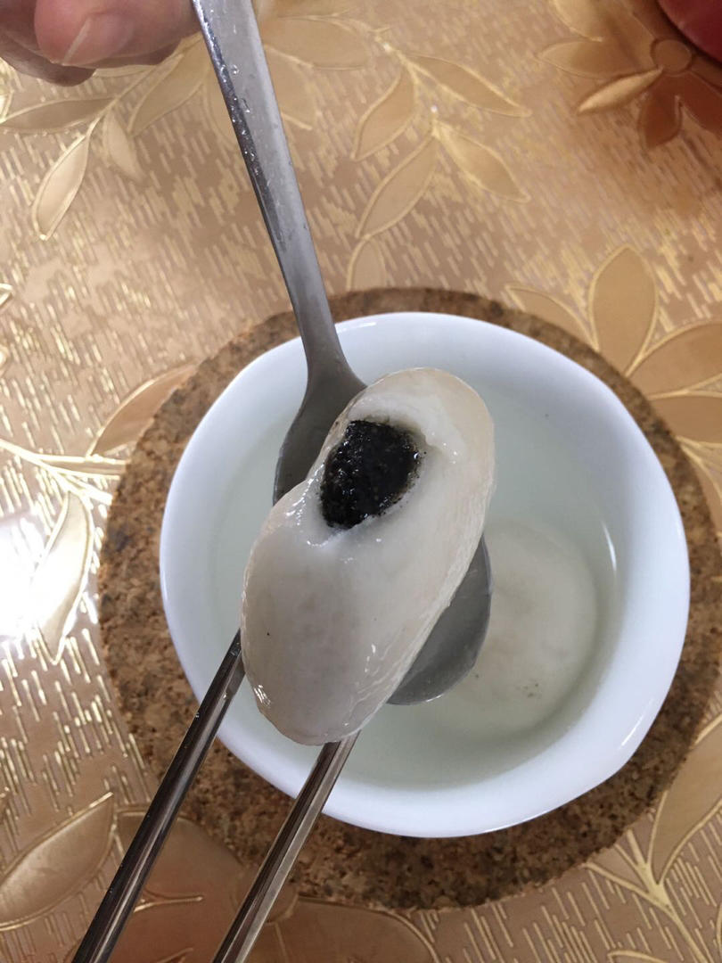 梦想缤纷1487做的家传黑芝麻汤圆馅心黑洋酥