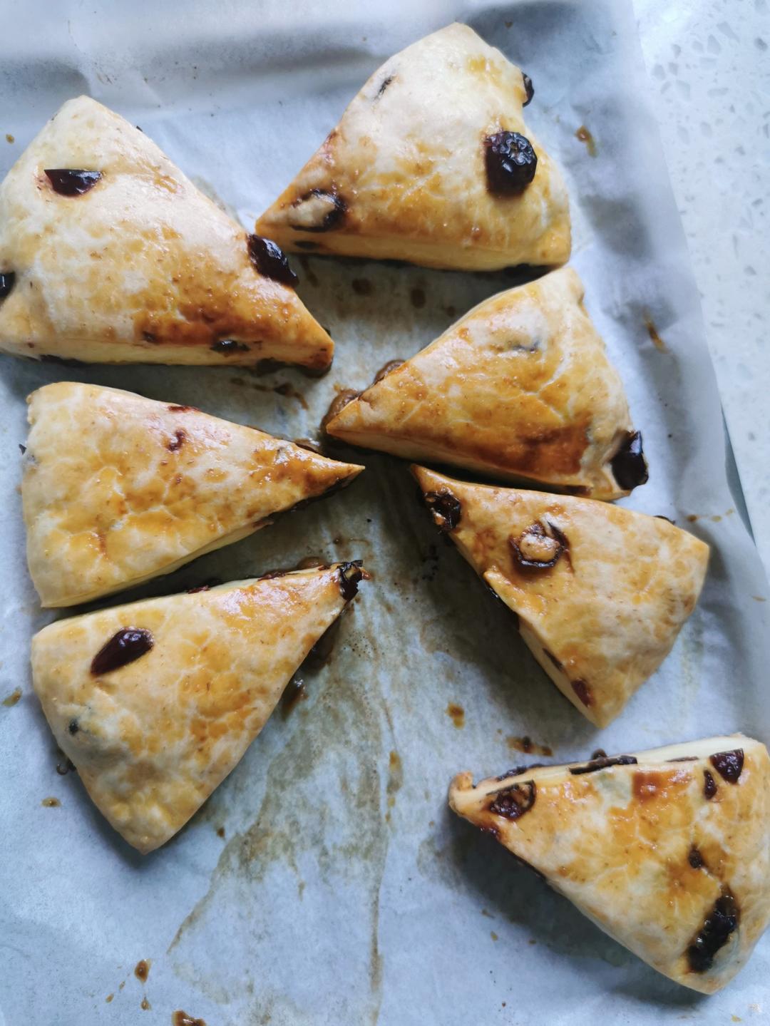 免揉面蔓越莓司康，任何面粉都能成功，15分钟搞定早餐