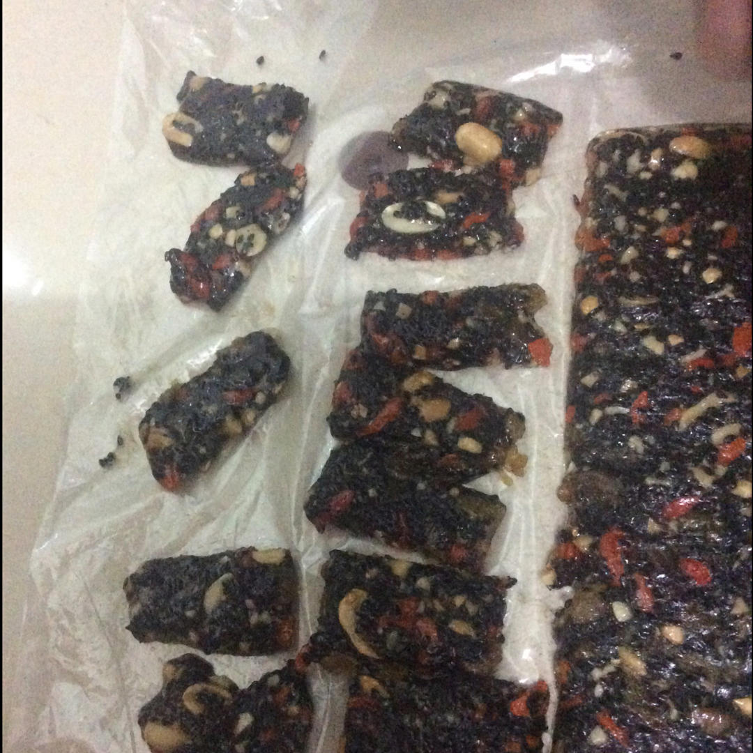 枸杞核桃花生黑芝麻片