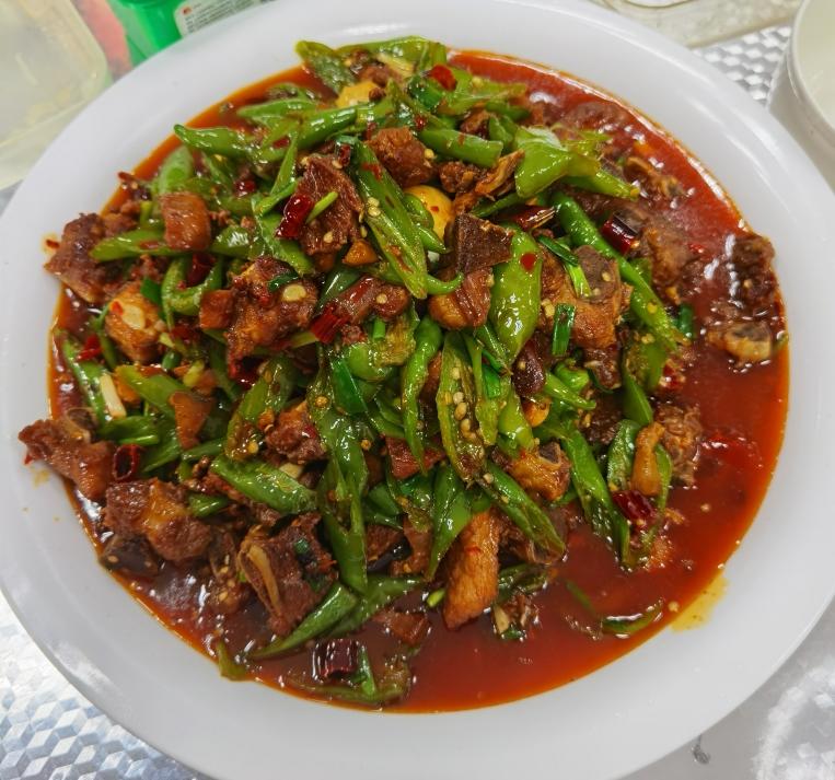 青杭椒炒仔排的做法