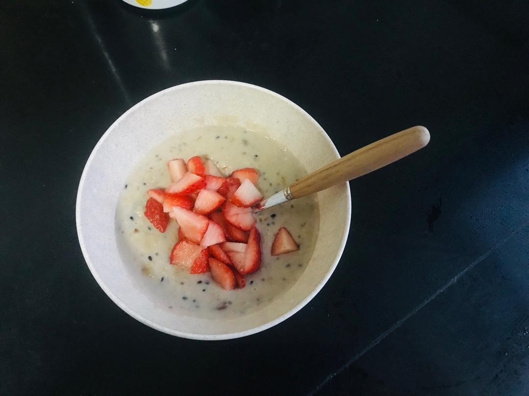牛奶燕麦粥