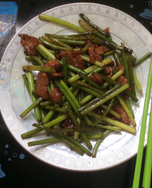 蒜苗炒肉丝