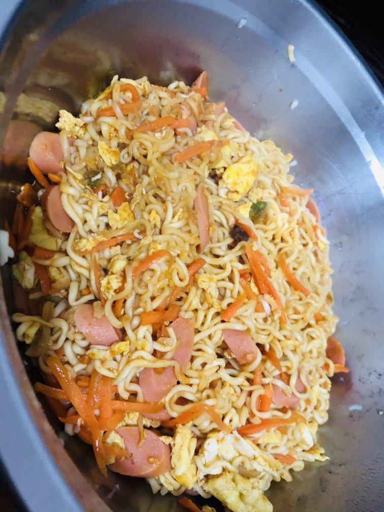 🍜泡面神仙吃法❗️巨销魂的鸡蛋火腿炒泡面