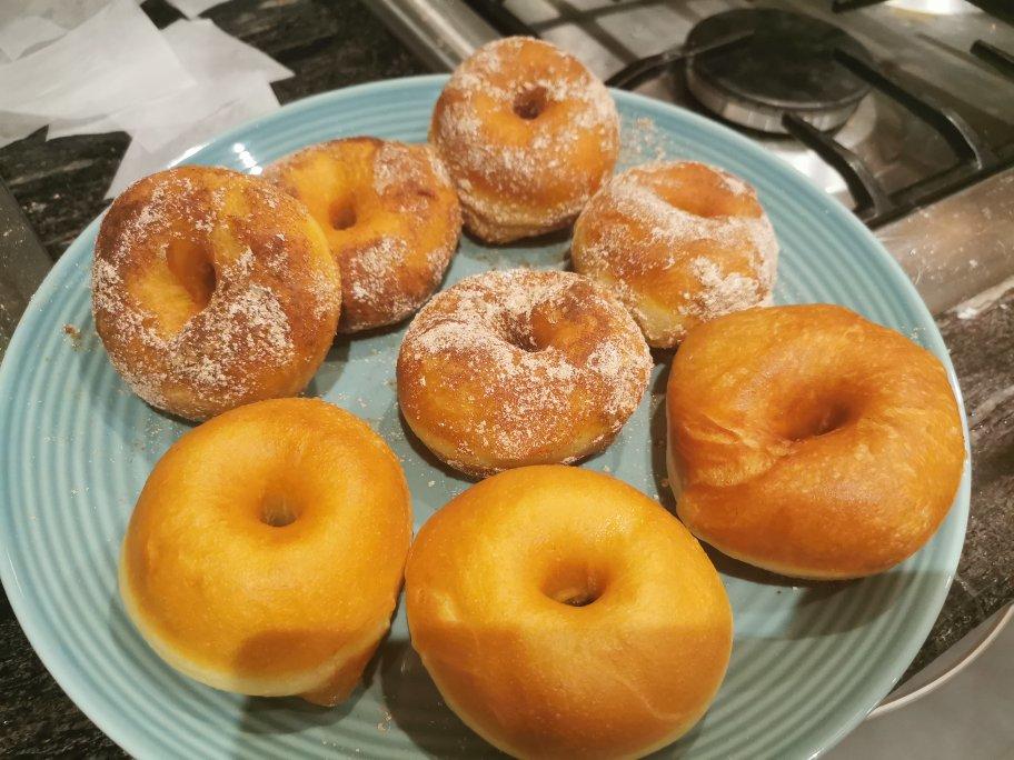 🍩超快手一小时低糖无需烤箱的甜甜圈（详细视频）