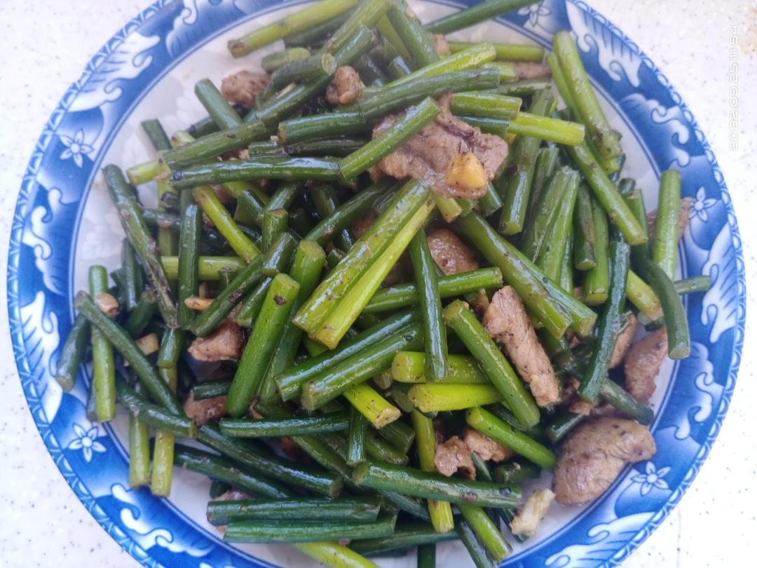 蒜苔炒肉（肉肉超嫩）