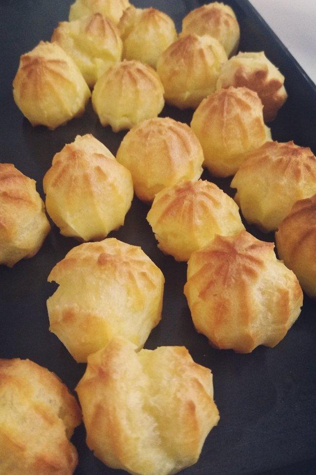 吕桐桐桐做的奶油泡芙