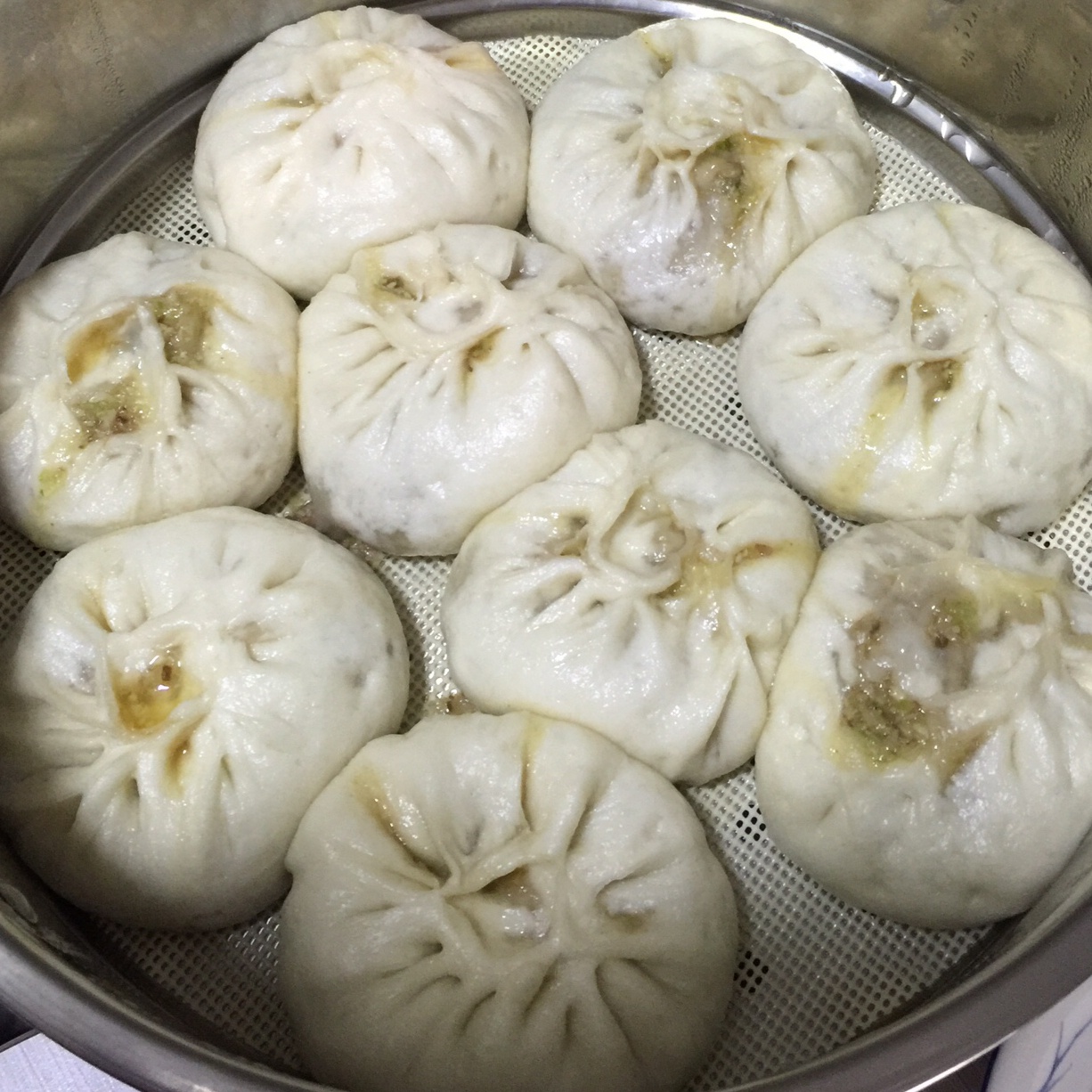 鲜美白菜香菇素食包子的做法