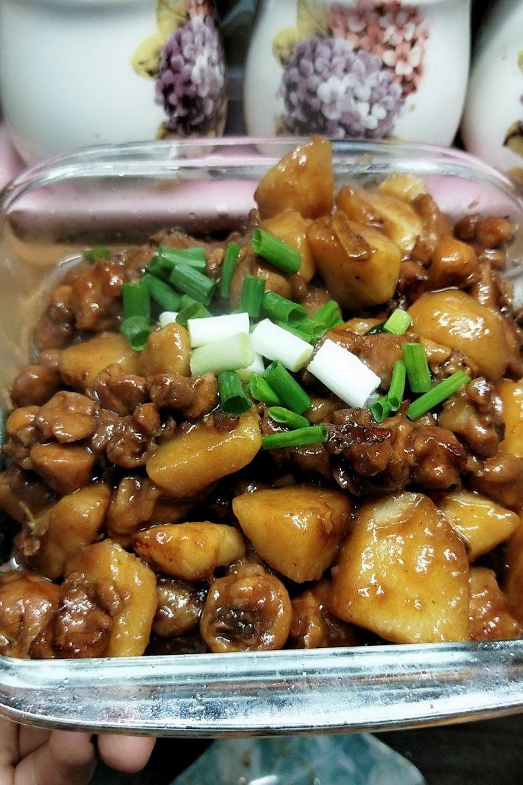 土豆焖鸡腿