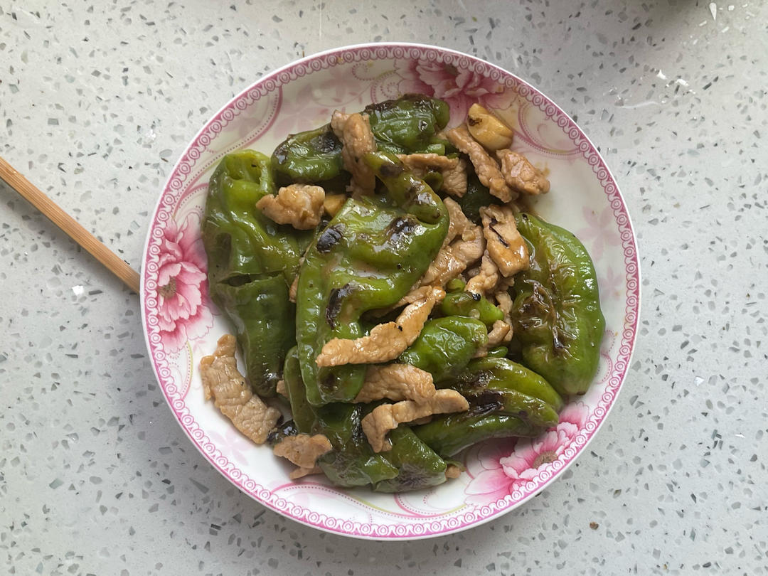 油焖肉末青椒