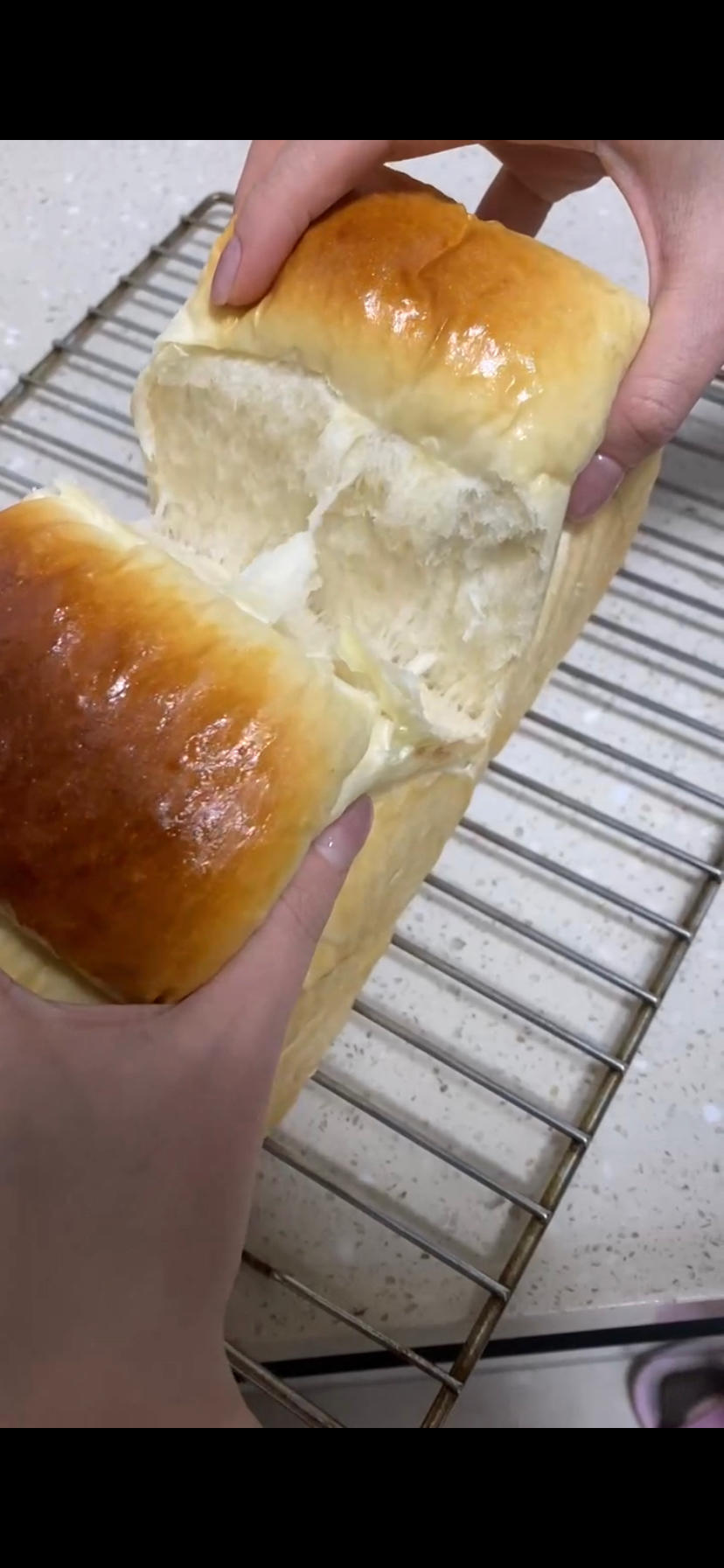 用烤箱自己做面包--手工牛奶吐司面包