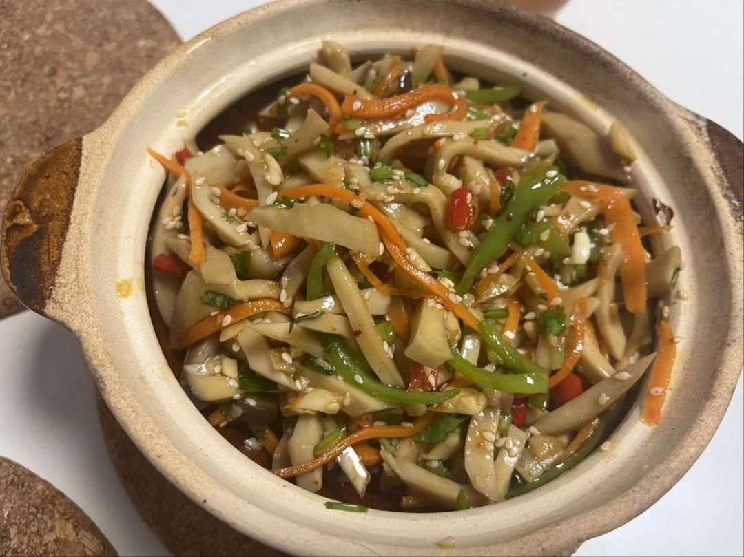 比肉还好吃的【手撕凉拌杏鲍菇】，上桌扫光光