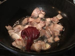 韩式泡菜豆腐锅的做法 步骤3