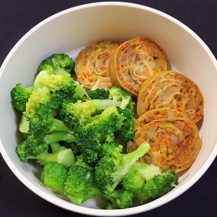 好吃到没朋友的香煎豆皮肉卷