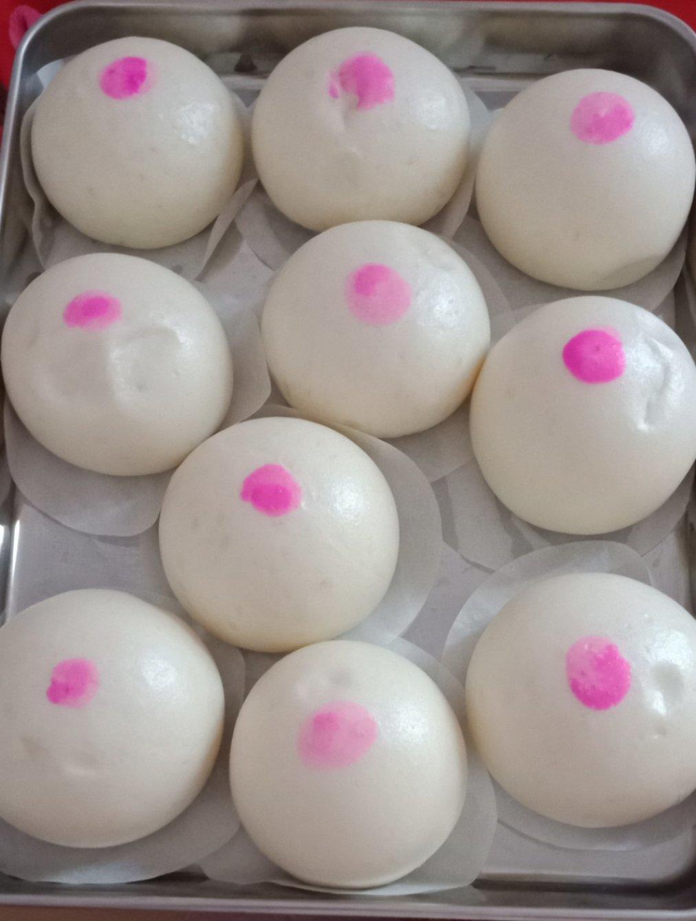 像灯泡一样亮的豆沙包～做法超简单!