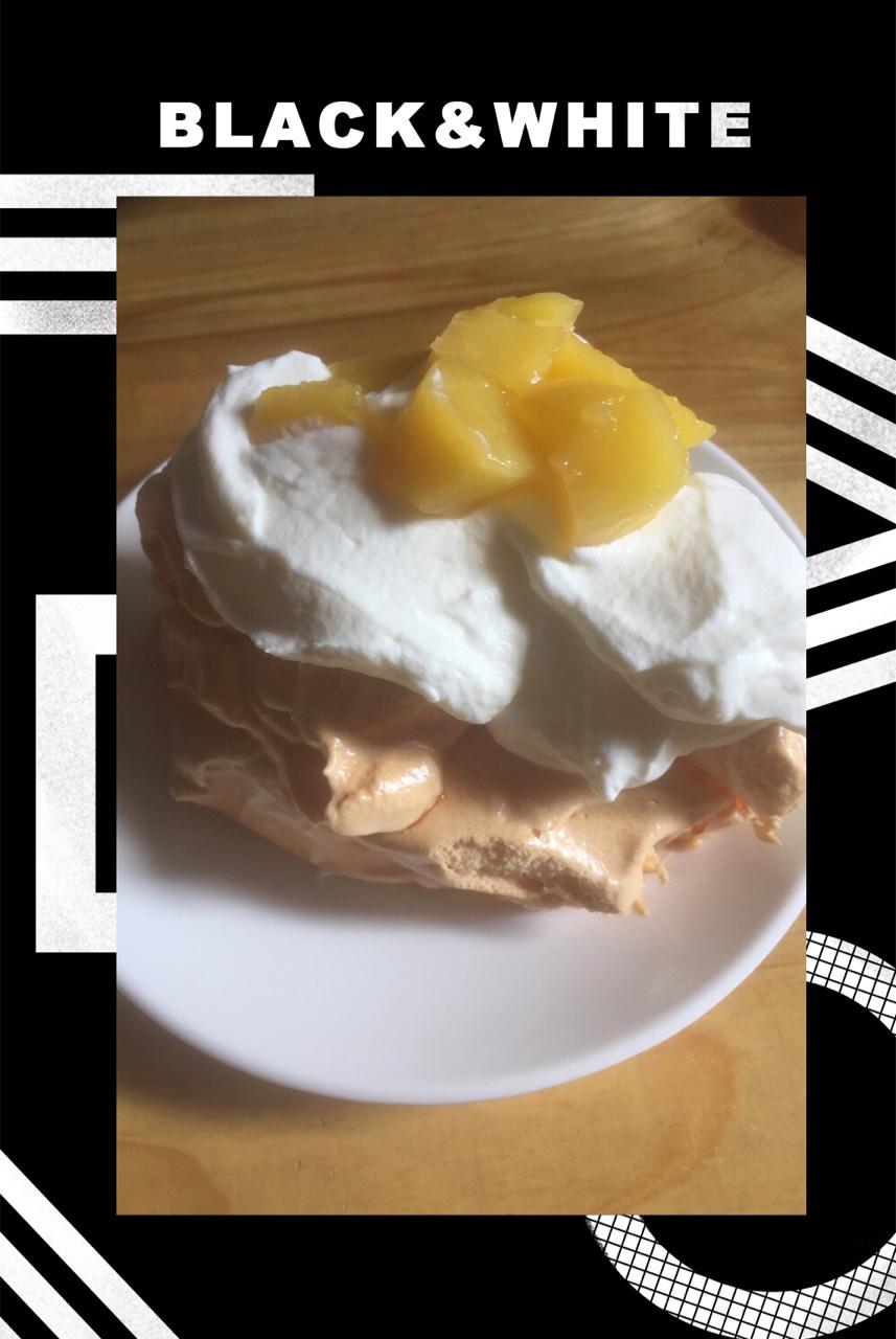 帕夫洛娃蛋白甜饼裸蛋糕 Pavlova