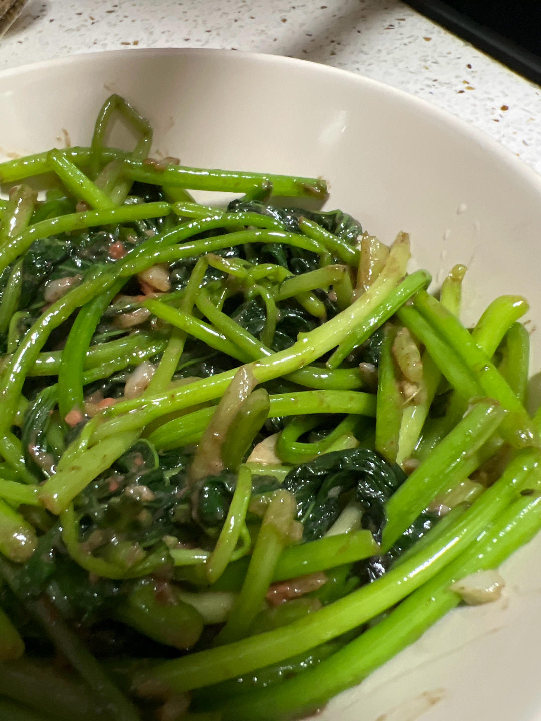 不用放盐的腐乳炒通菜！！清脆爽口超好吃！