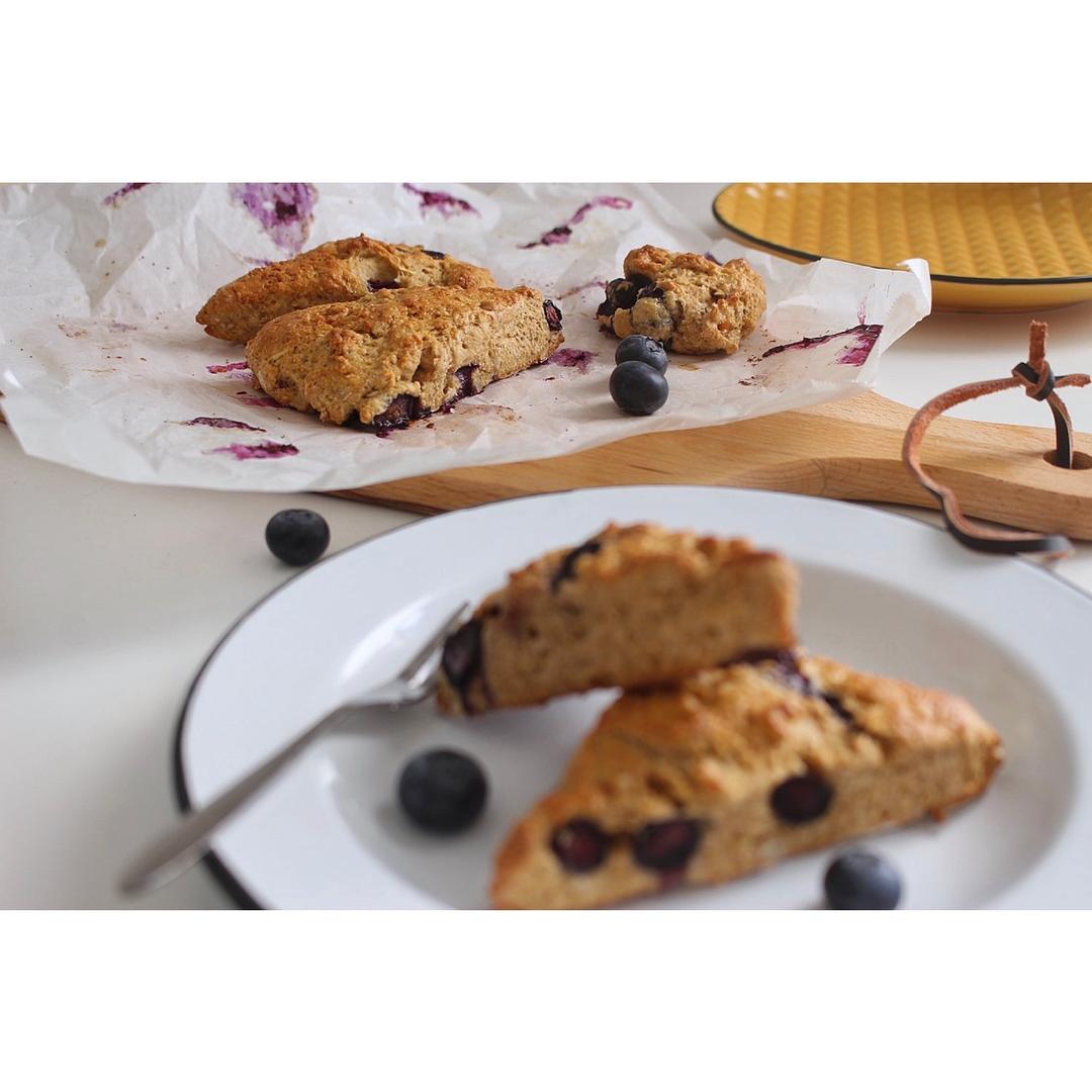 黑莓全麦早餐司康丨健康·烘焙<好好吃饭2>