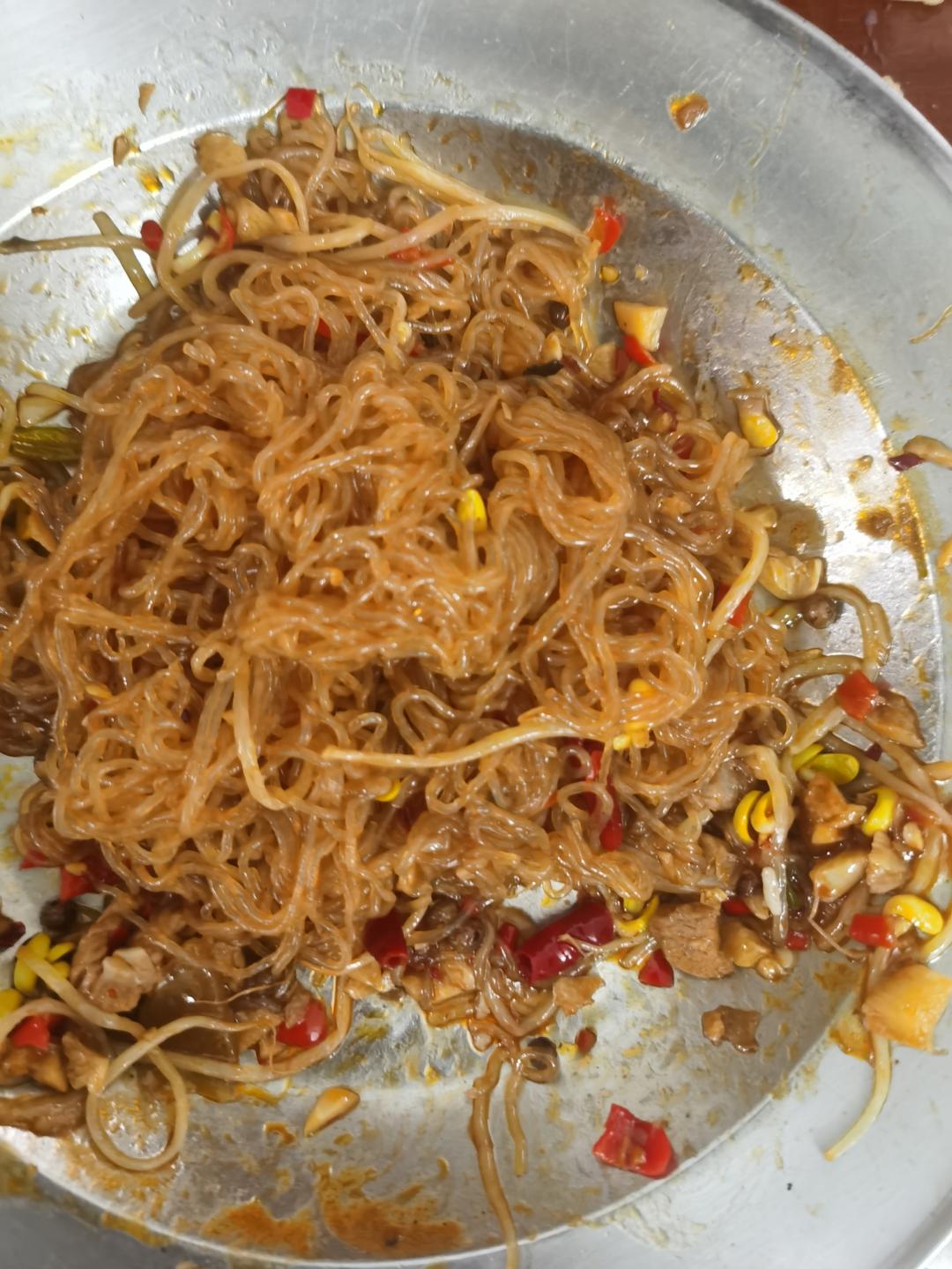 不得不说，这个蒜蓉粉丝煲是粉丝界的天花板