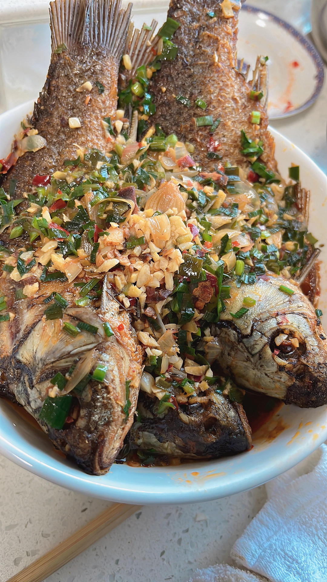 厨师长教你：“豆瓣鲫鱼”的家常做法，咸香味浓，肉质细嫩